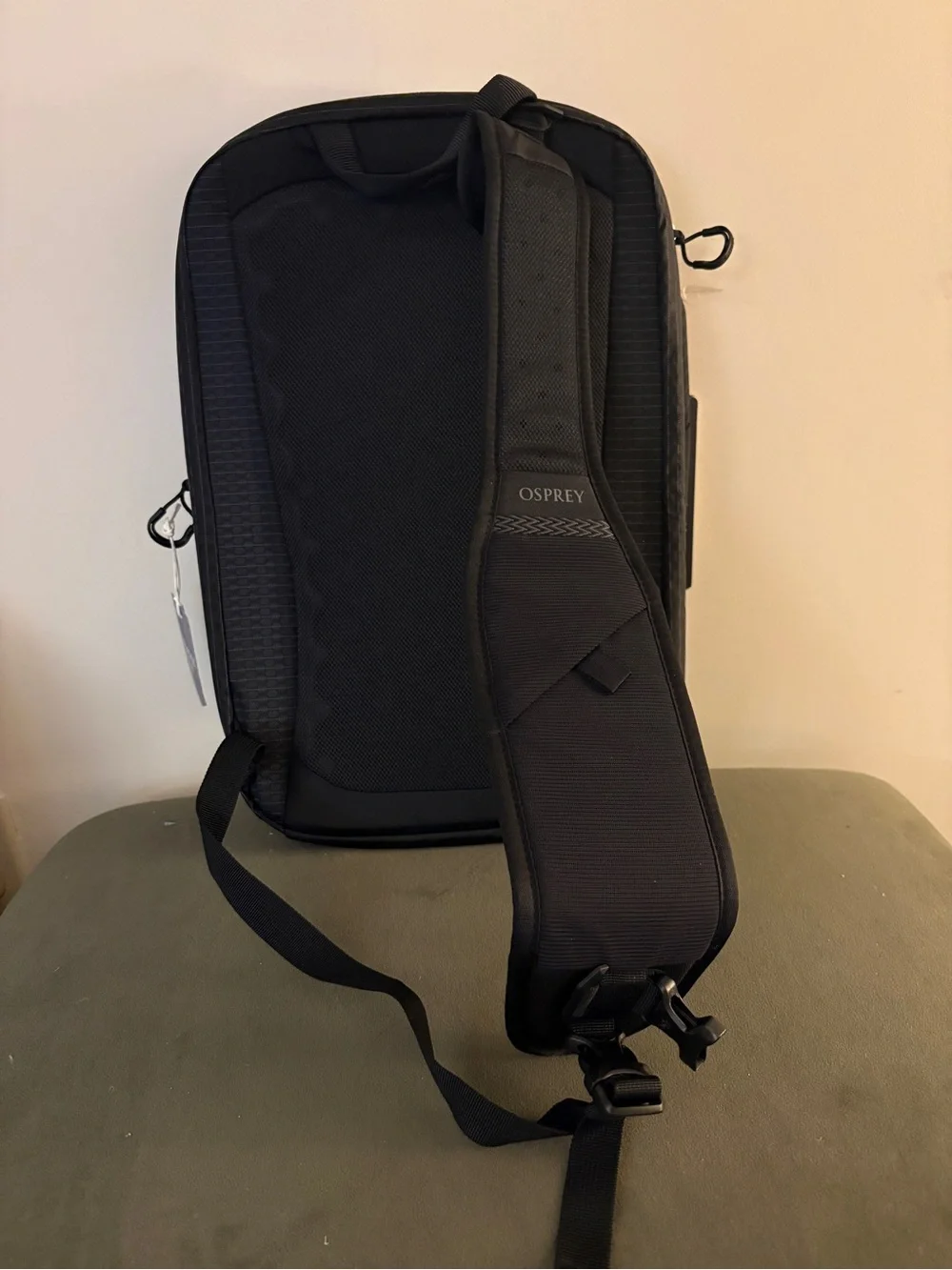 OSPREY Nebula Sling - NWT